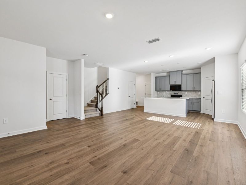 Spacious, unfurnished interior of a new home in Nolen Farm, Gastonia (Image 11).