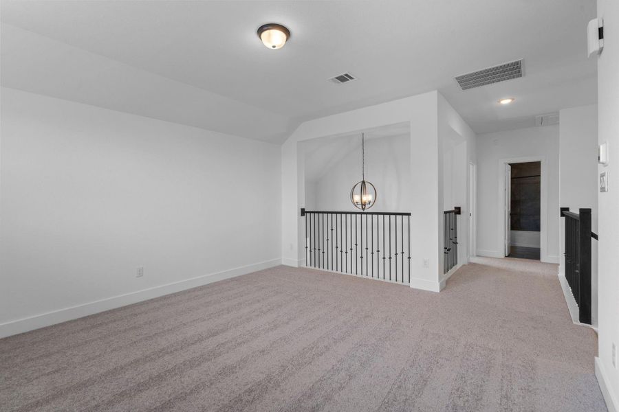 Spacious, unfurnished interior of a new home in Jordan Ranch, Fulshear (Image 10).