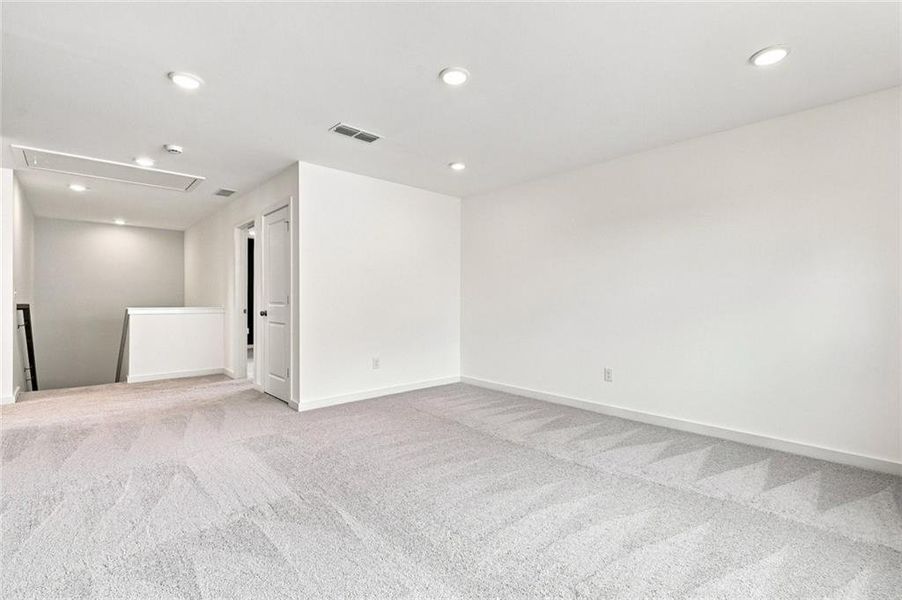 Spacious, unfurnished interior of a new home in , Grayson (Image 23).
