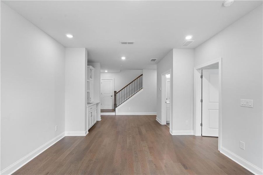 Spacious, unfurnished interior of a new home in Ward's Crossing Townhomes, Johns Creek (Image 18). Spacious, unfurnished interior of a new home in Ward's Crossing Townhomes, Johns Creek (Image 18).