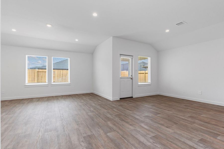 Spacious, unfurnished interior of a new home in Blue Heron Estates, Beasley (Image 33).