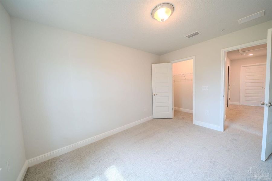 Spacious, unfurnished interior of a new home in Lexlee Estates, Pensacola (Image 10).