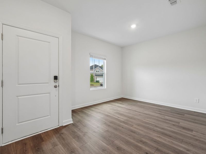 Spacious, unfurnished interior of a new home in Oxford Station, Salisbury (Image 11).