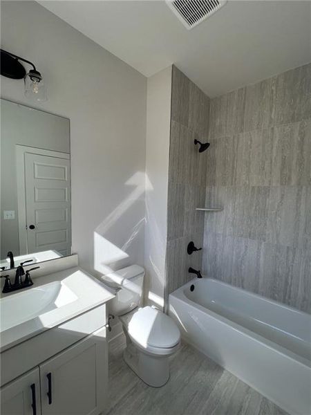 Furnished interior view inside a new home in , Jefferson (Image 9).