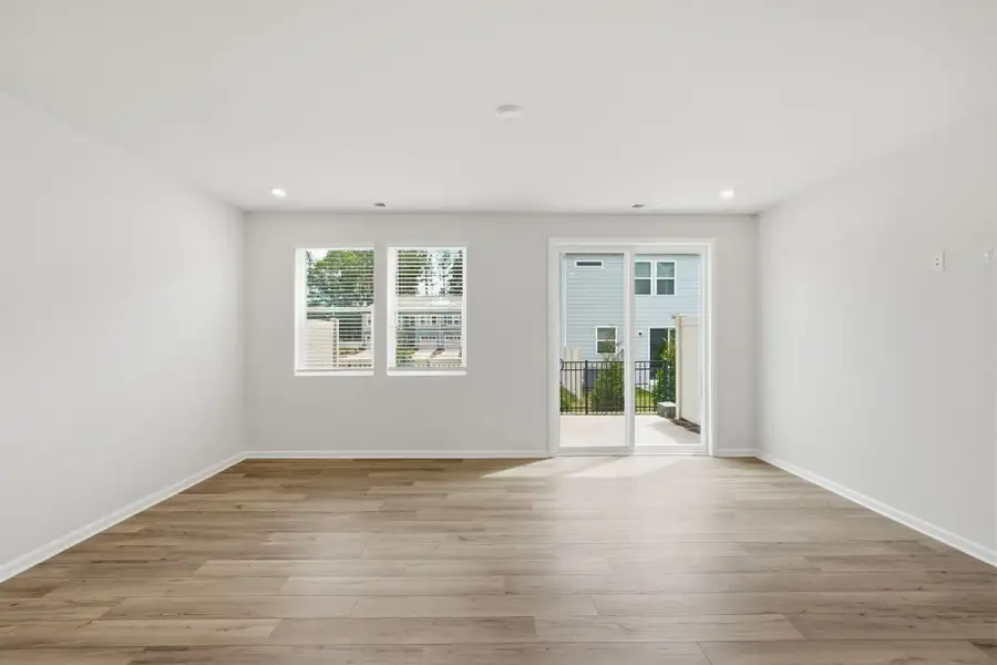 Spacious, unfurnished interior of a new home in Arbor Chase, Clover (Image 9). Spacious, unfurnished interior of a new home in Arbor Chase, Clover (Image 9).
