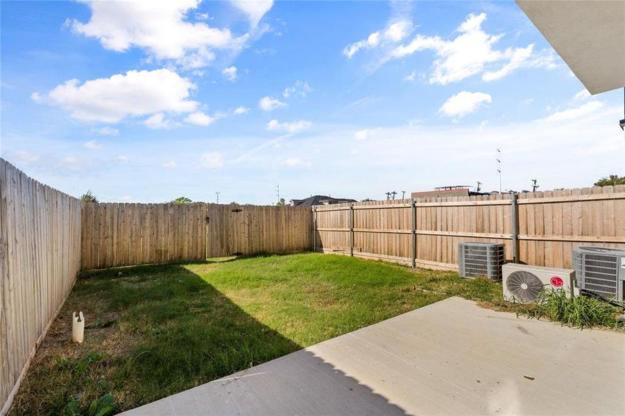 Exterior details and patio area of a home in , Irving (Image 2).