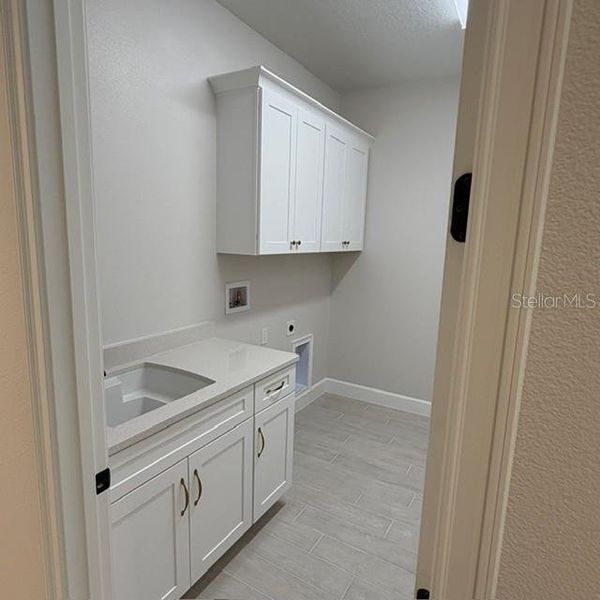 Furnished interior view inside a new home in , Hernando (Image 8).