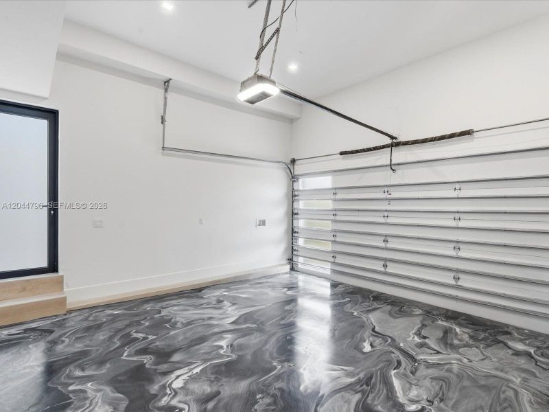 Spacious, unfurnished interior of a new home in , Pompano Beach (Image 55).
