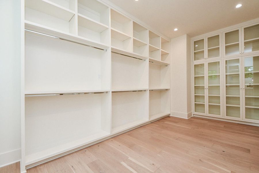 Spacious, unfurnished interior of a new home in , Houston (Image 19).