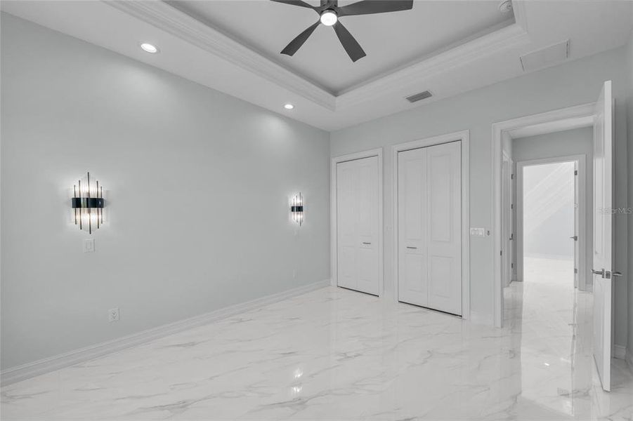 Spacious, unfurnished interior of a new home in , Punta Gorda (Image 36).
