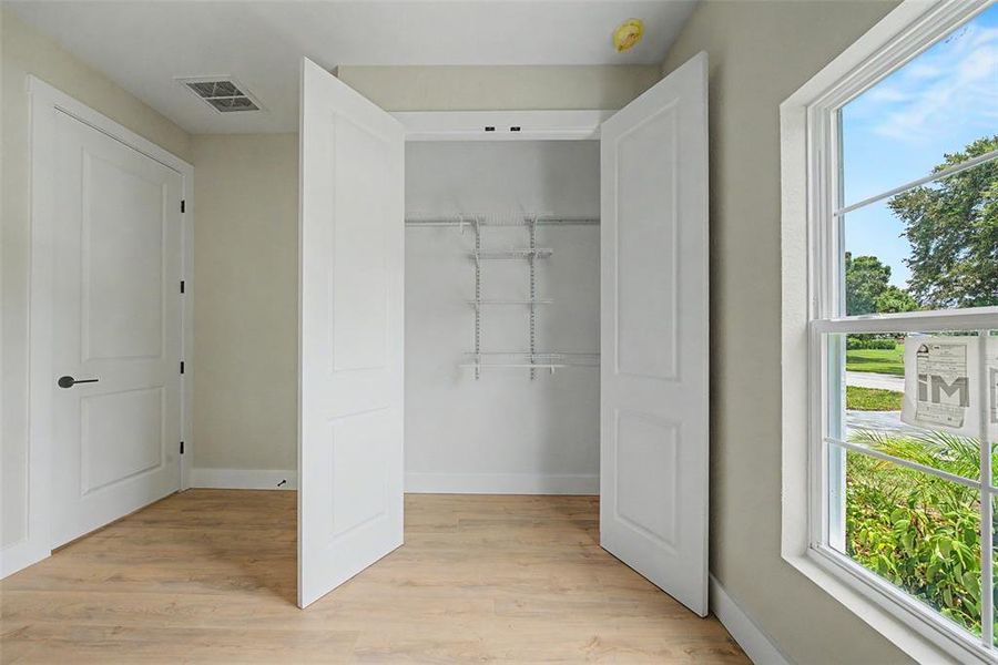 Spacious, unfurnished interior of a new home in , Sebring (Image 37).