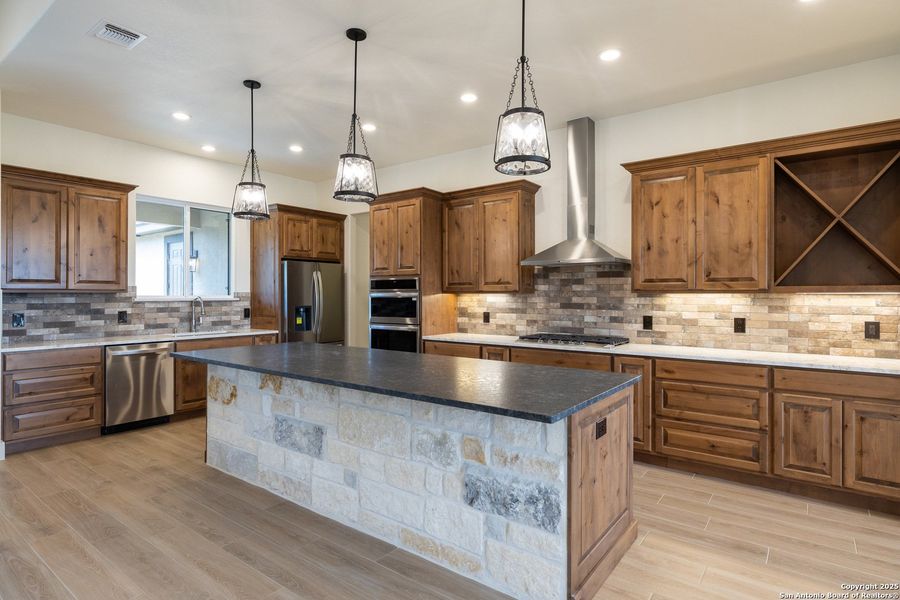 Furnished interior view inside a new home in , Bandera (Image 7).