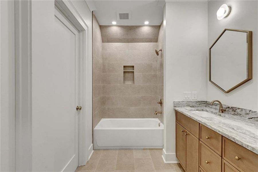 Furnished interior view inside a new home in , Gainesville (Image 13).