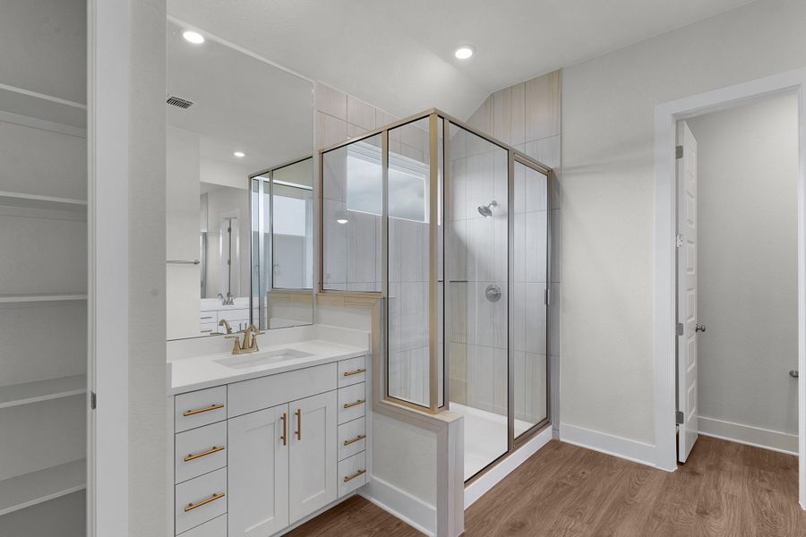 Furnished interior view inside a new home in Highland Village, Georgetown (Image 6).