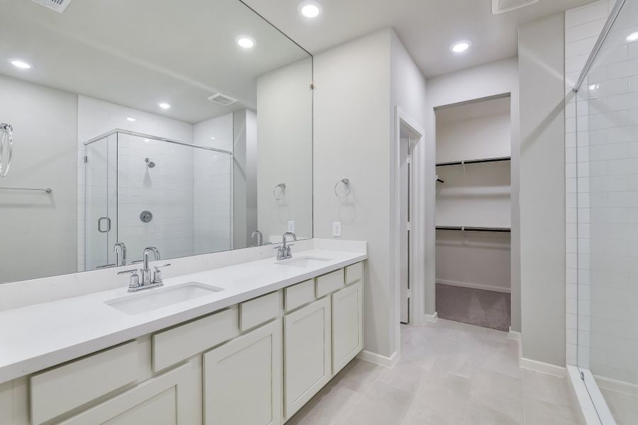 Furnished interior view inside a new home in Summer Place  35', Montgomery (Image 16).