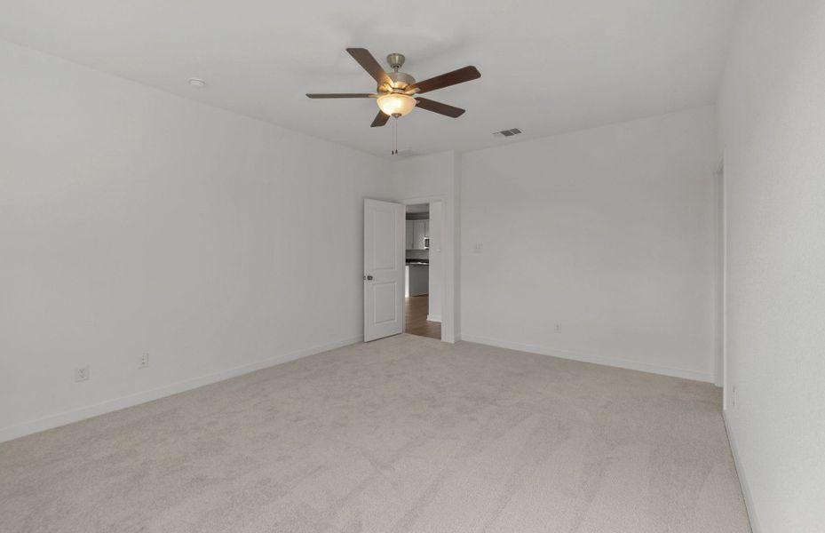 Spacious, unfurnished interior of a new home in County View, Temple (Image 25).