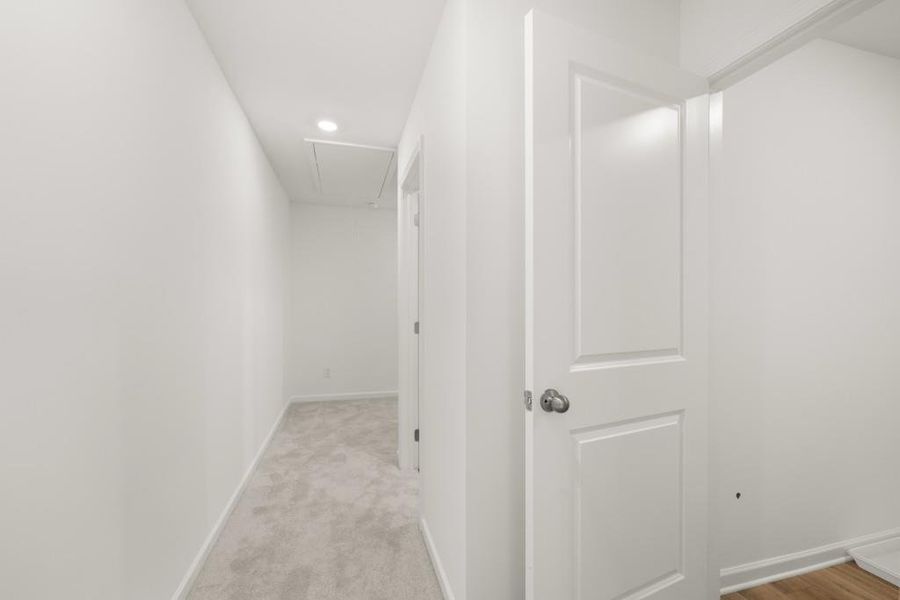 Spacious, unfurnished interior of a new home in Timber Ridge: Timber Ridge 42', Douglasville (Image 16).