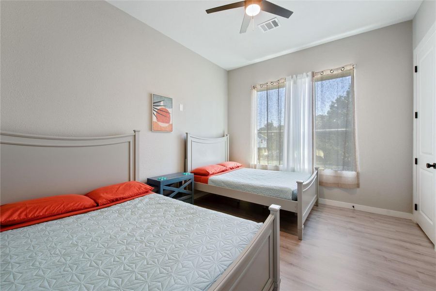 Furnished interior view inside a new home in , Kemah (Image 13).