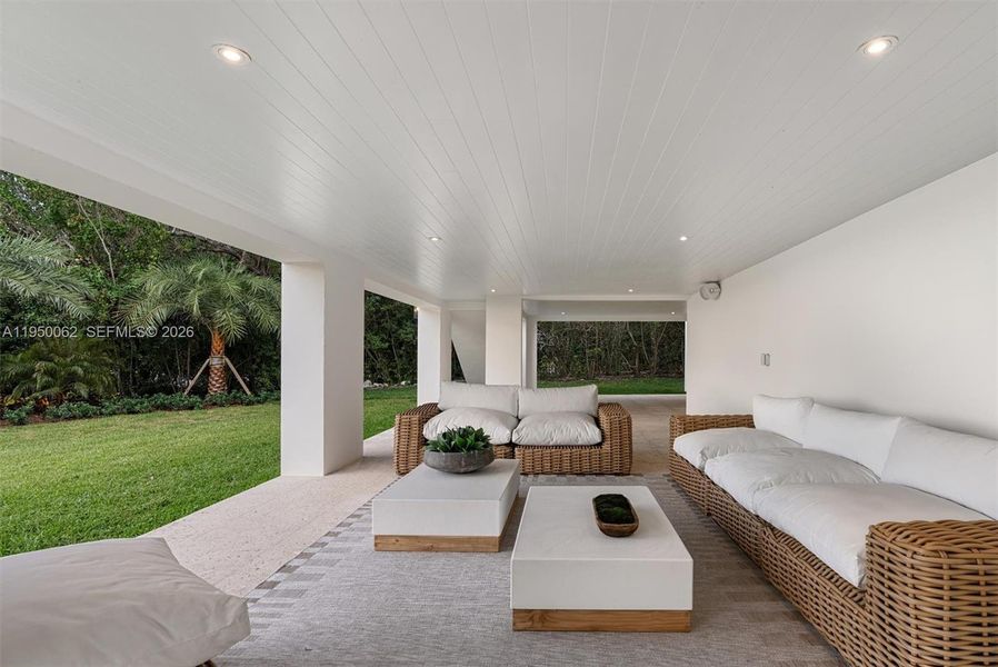 Exterior details and patio area of a home in , Islamorada, Village of Islands (Image 23).