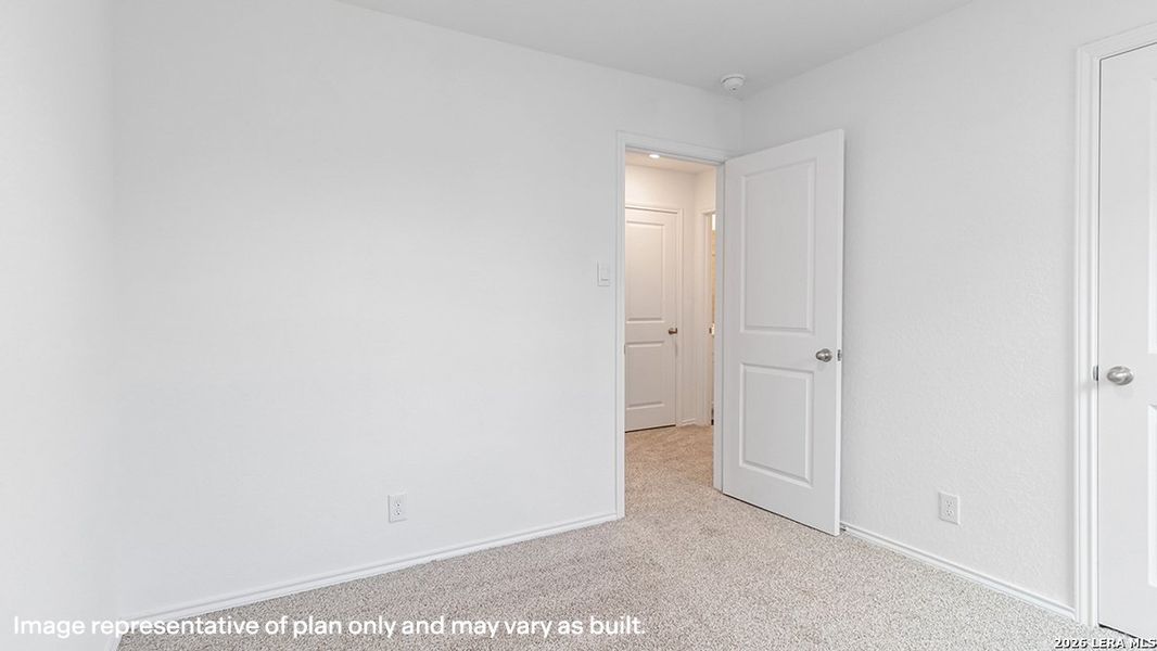 Spacious, unfurnished interior of a new home in Sonora, San Antonio (Image 14).