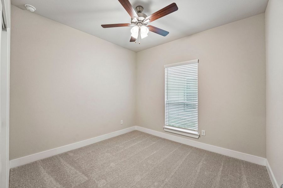 Spacious, unfurnished interior of a new home in Three Creeks, Belton (Image 10).