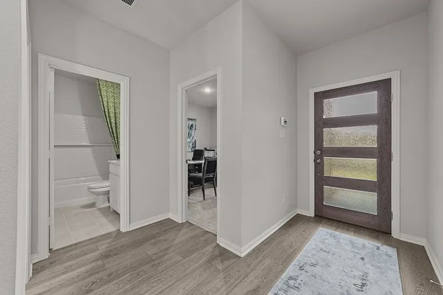 Spacious, unfurnished interior of a new home in Rolling Ridge, Van Alstyne (Image 19).