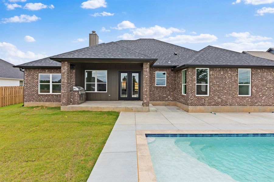 Exterior details and patio area of a home in , Lindale (Image 4).