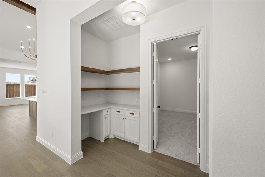 4728 Hawthorn Hills- Nook-1