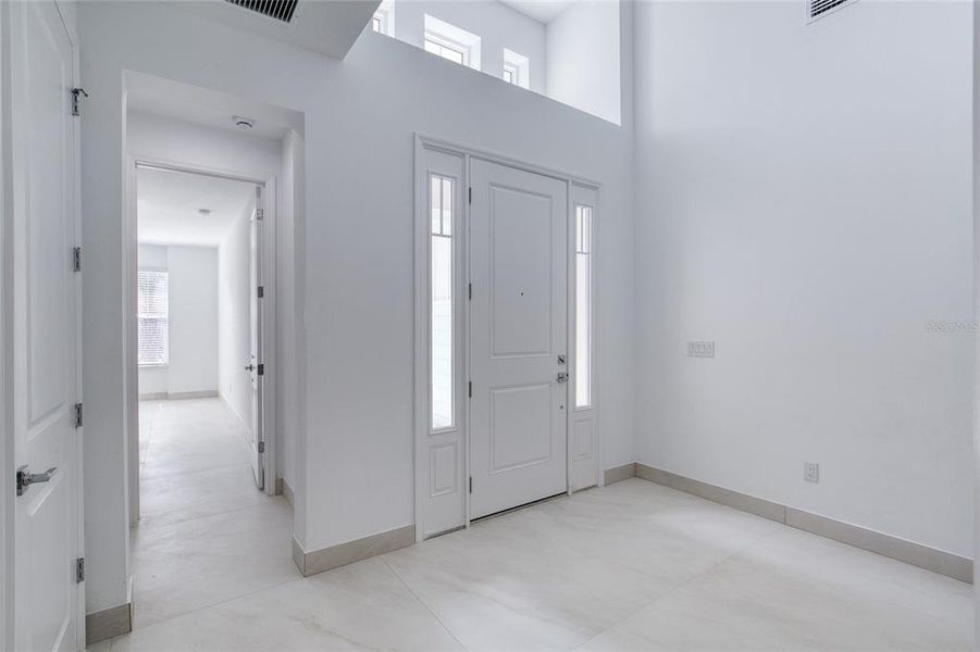 Spacious, unfurnished interior of a new home in , Daytona Beach (Image 44).