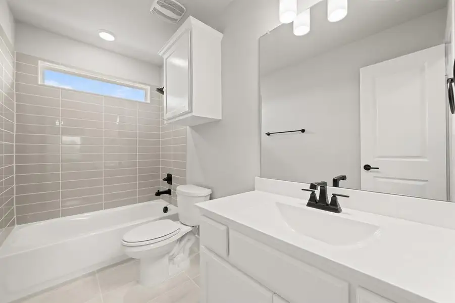 620 Red Maple- Bathroom-2