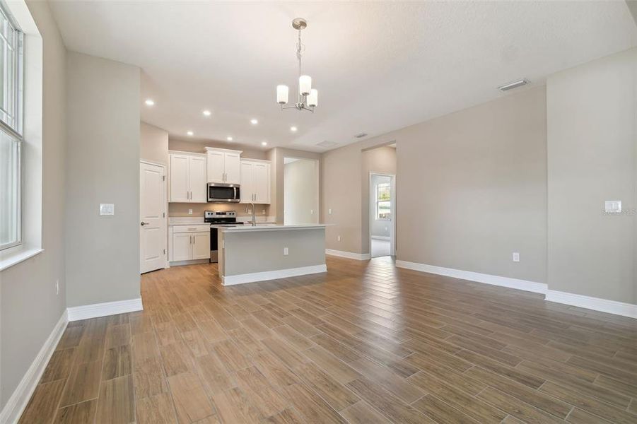 Spacious, unfurnished interior of a new home in , St. Petersburg (Image 20).