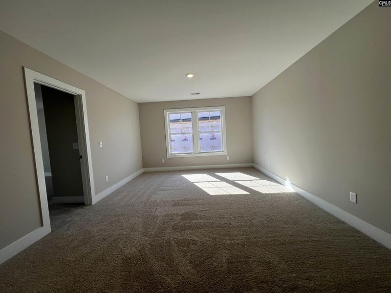 Spacious, unfurnished interior of a new home in Beach Forest, Sumter (Image 18).