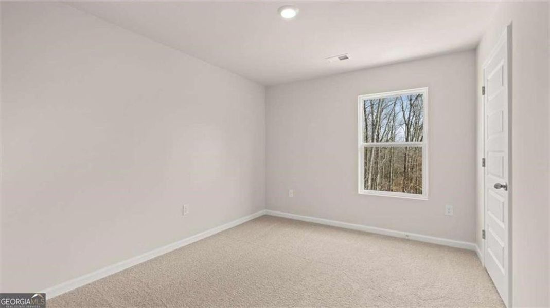 Spacious, unfurnished interior of a new home in Echo Glen, Stockbridge (Image 21).
