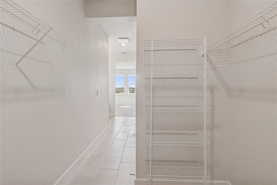 Spacious, unfurnished interior of a new home in Gracewater at Sarasota, Sarasota (Image 28).