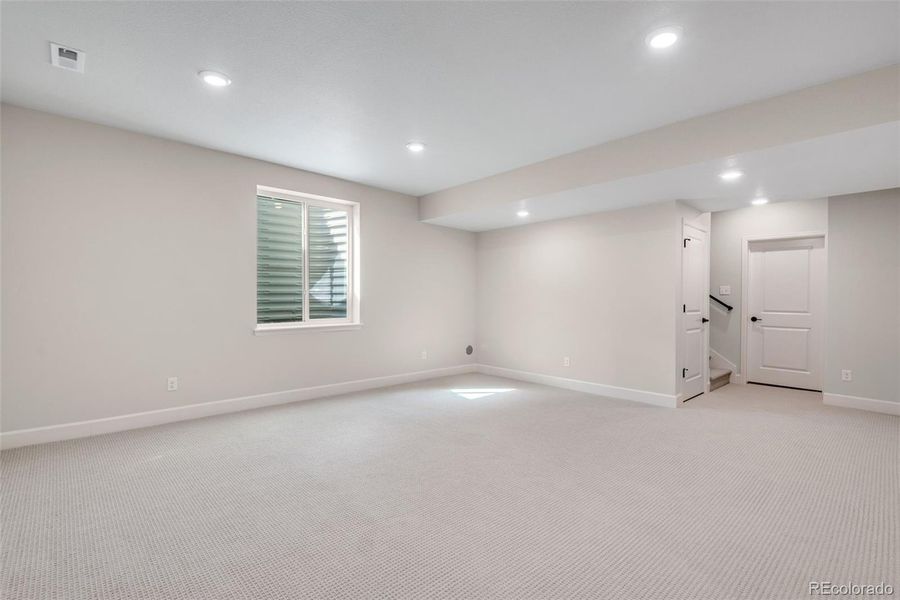 Spacious, unfurnished interior of a new home in Wild Oak at The Canyons, Castle Pines (Image 18). Spacious, unfurnished interior of a new home in Wild Oak at The Canyons, Castle Pines (Image 18).