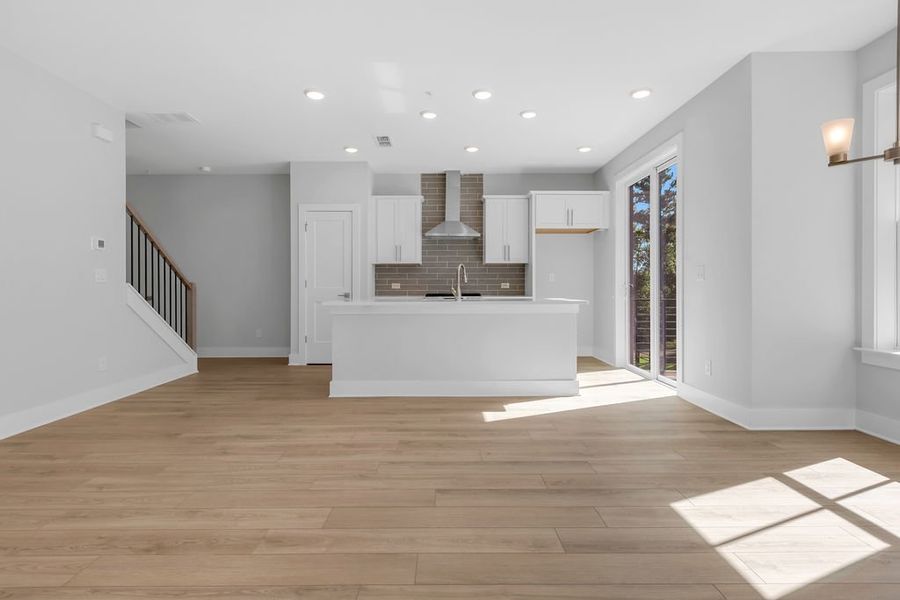 Spacious, unfurnished interior of a new home in Echo Park, Suwanee (Image 25).