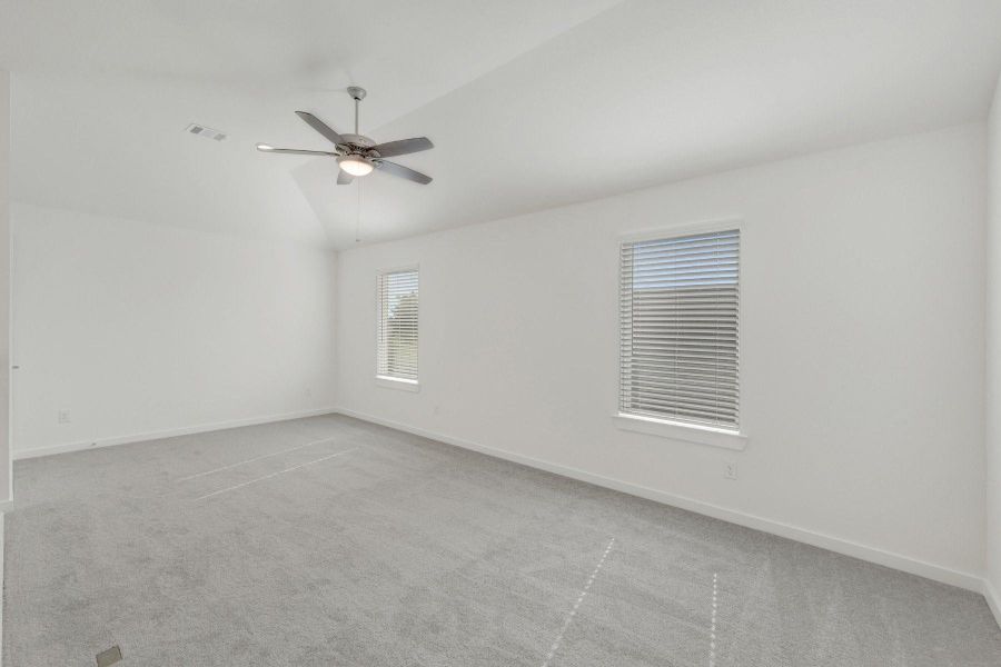 Spacious, unfurnished interior of a new home in Summerview, Fulshear (Image 29).