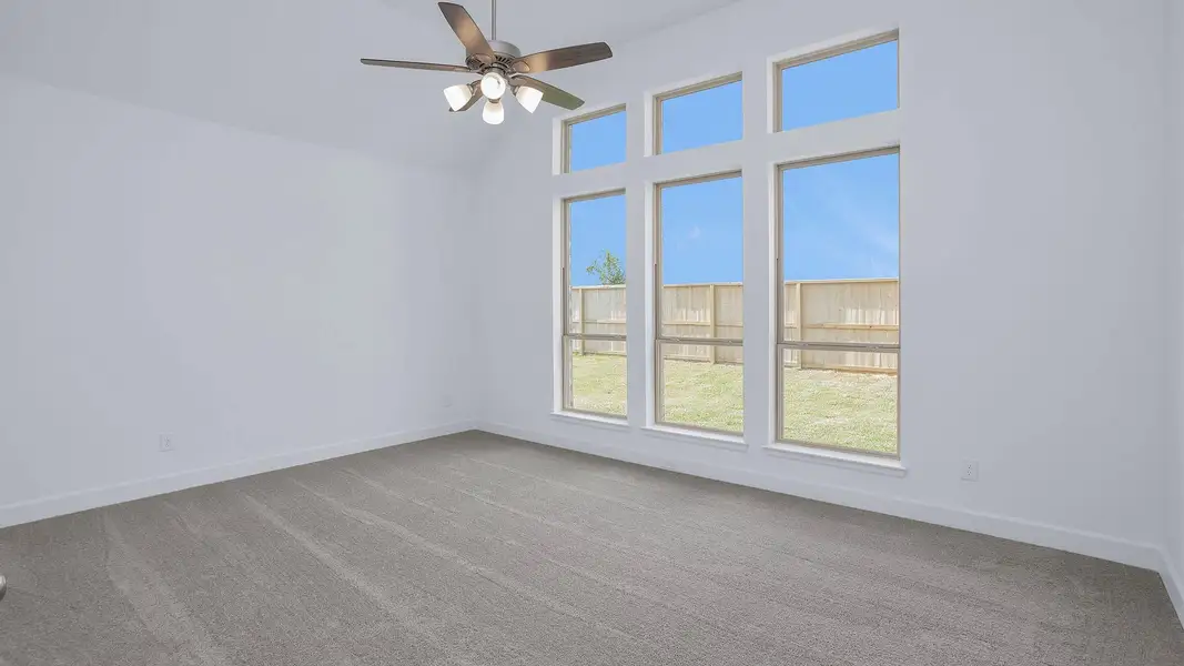 Spacious, unfurnished interior of a new home in Escondido 80', Magnolia (Image 11).