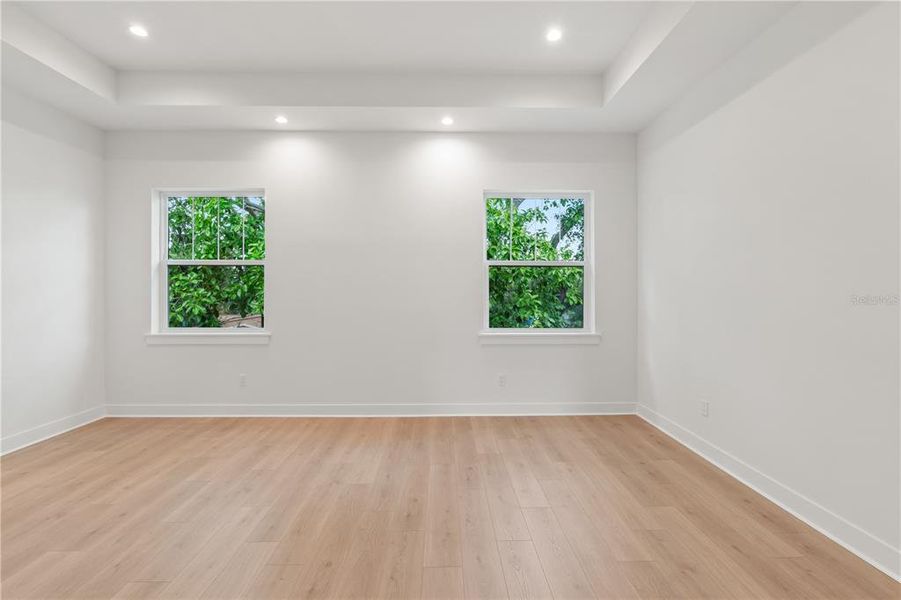 Spacious, unfurnished interior of a new home in , Tampa (Image 46).