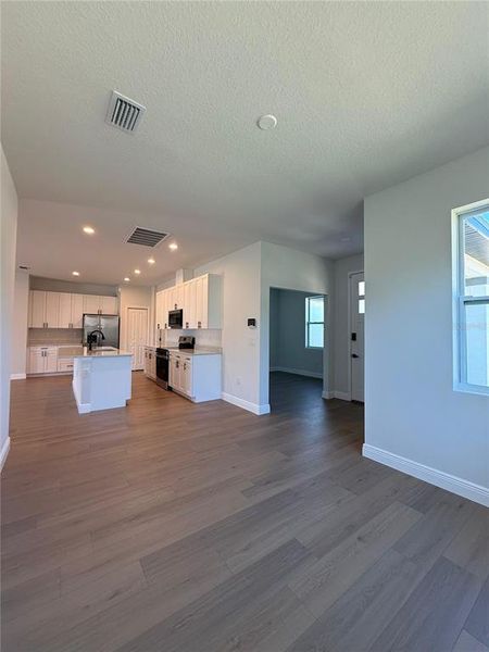 Spacious, unfurnished interior of a new home in , Rotonda West (Image 21).