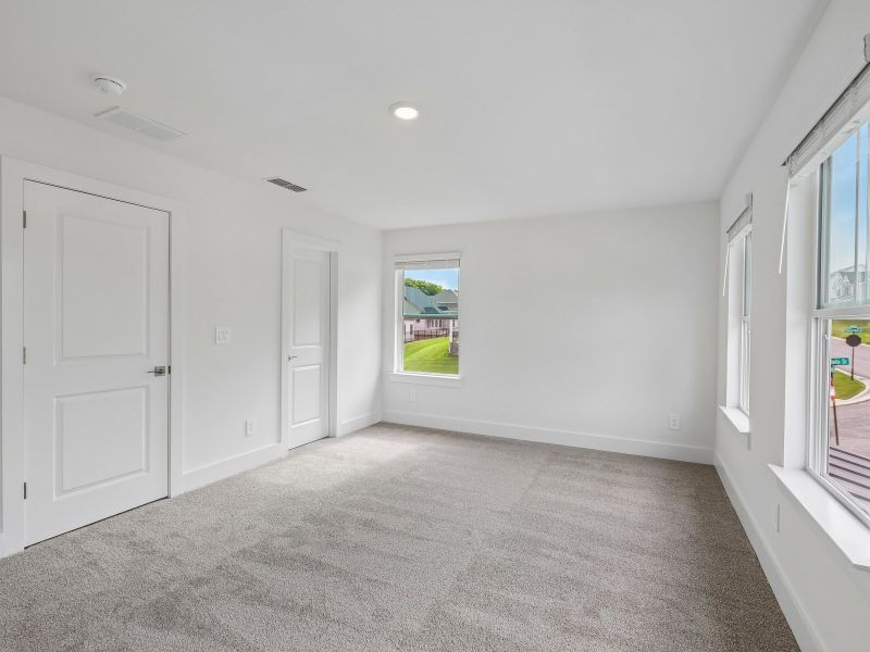 Spacious, unfurnished interior of a new home in Station Hill - Estate Series, Franklin (Image 15).