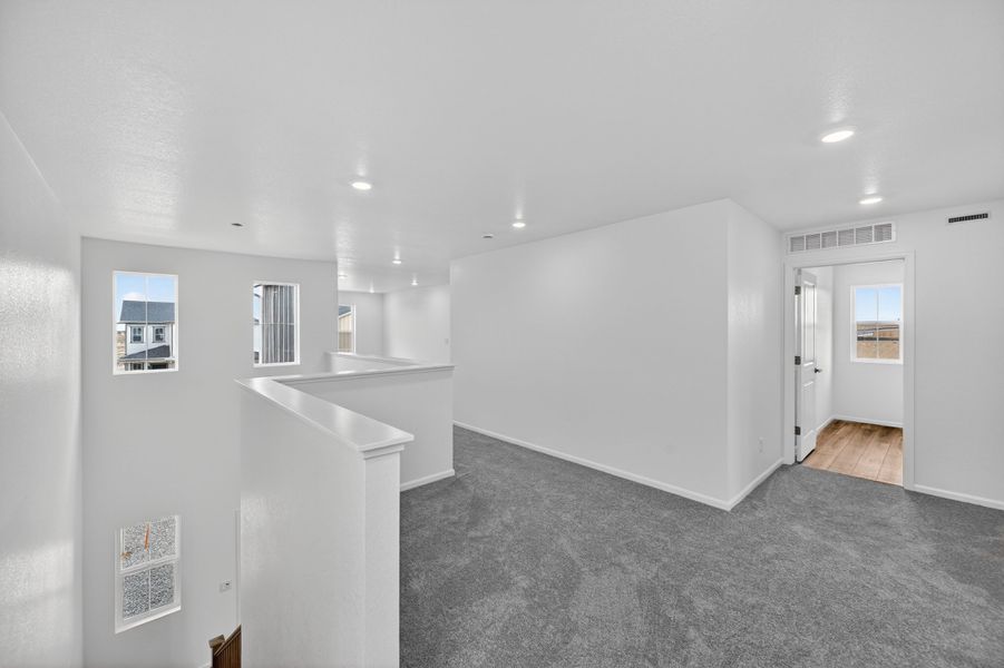Spacious, unfurnished interior of a new home in Lake Bluff, Greeley (Image 31). Spacious, unfurnished interior of a new home in Lake Bluff, Greeley (Image 31).