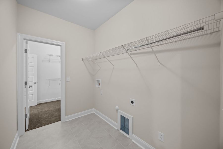 Spacious, unfurnished interior of a new home in Kennedy's Crossing, Grimesland (Image 31).