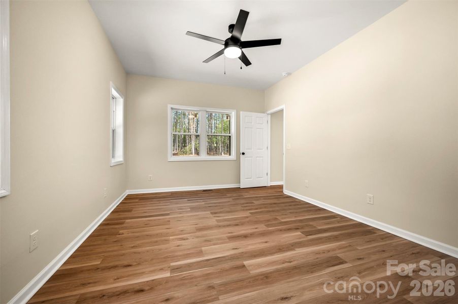 Spacious, unfurnished interior of a new home in , Bostic (Image 28).