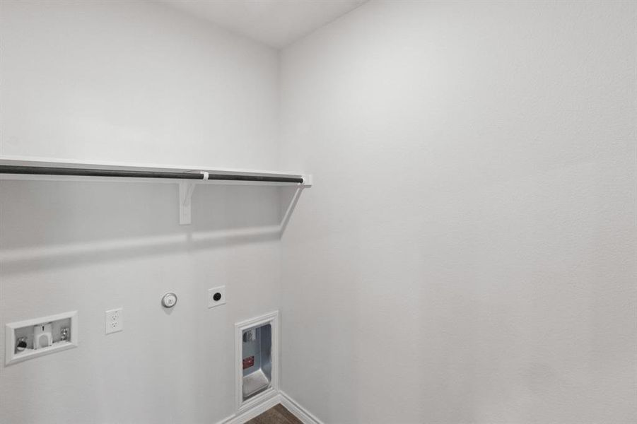 Spacious, unfurnished interior of a new home in Retreat at Fossil Creek, Fort Worth (Image 10). Spacious, unfurnished interior of a new home in Retreat at Fossil Creek, Fort Worth (Image 10).