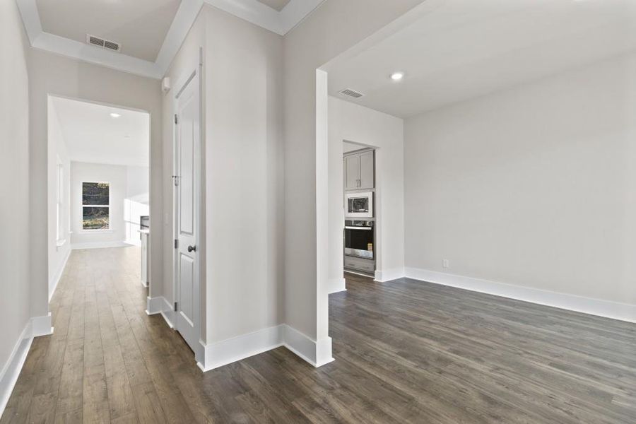 Spacious, unfurnished interior of a new home in Red Bird Manor, Jefferson (Image 21).