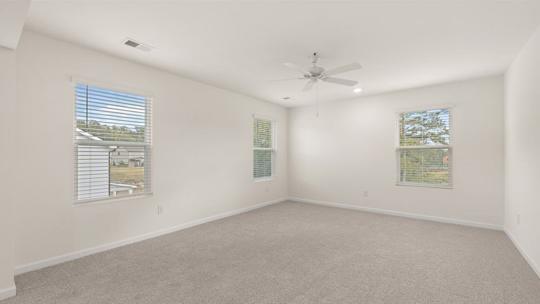 Spacious, unfurnished interior of a new home in Bridle Creek, Locust Grove (Image 27).