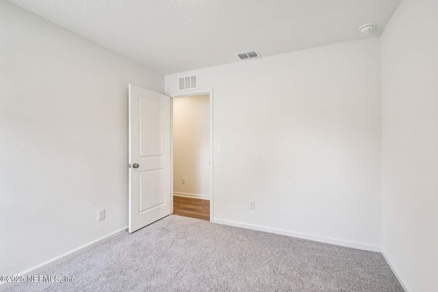 Spacious, unfurnished interior of a new home in Kings Landing, Jacksonville (Image 23).