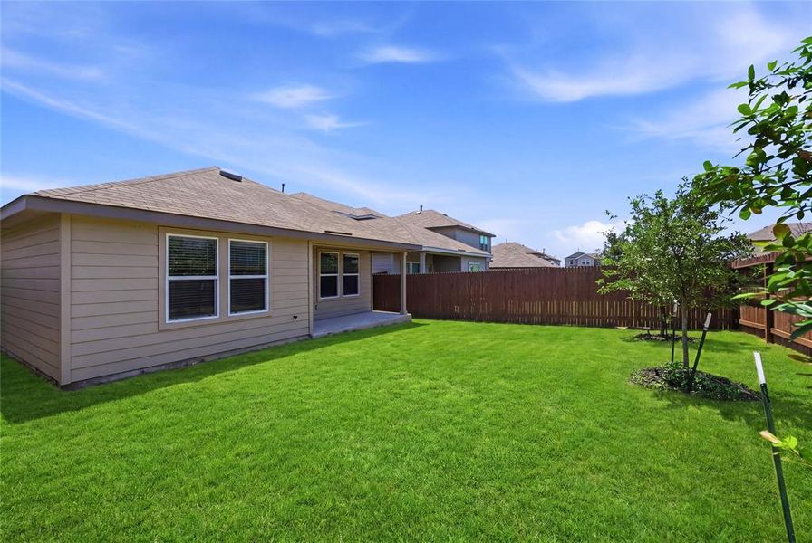 Exterior details and patio area of a home in , Converse (Image 19).