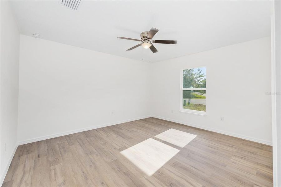 Spacious, unfurnished interior of a new home in , Ocala (Image 81).